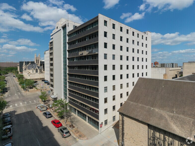 More Photos Of 815 Brazos St, Austin Office For Lease