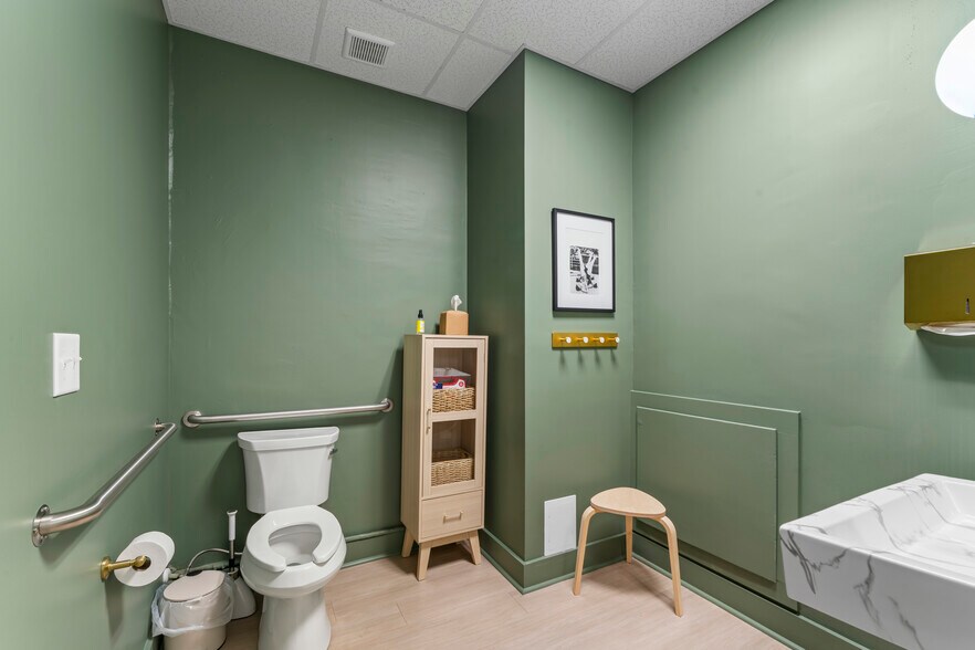 More Photos Of 108 N Arendell Ave, Zebulon Office For Sale