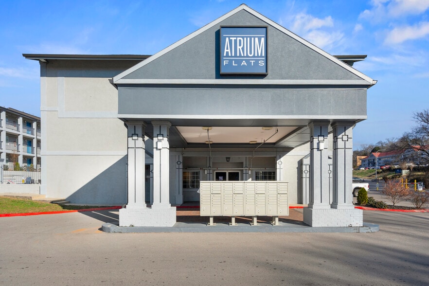 More Photos Of 2425 Atrium Way, Nashville Apartments For Sale