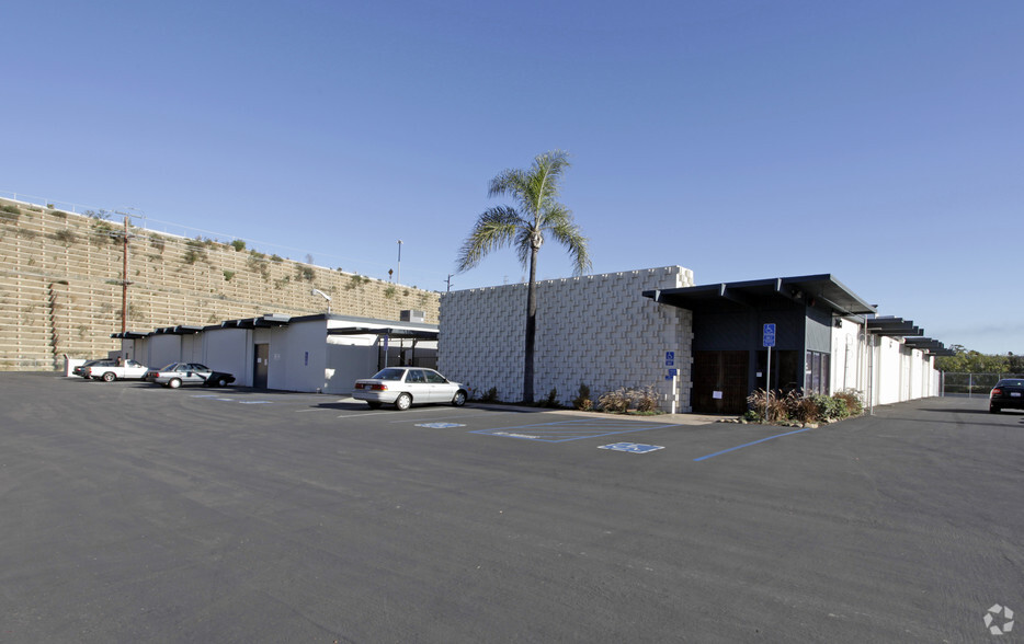 Primary Photo Of 3443 Tripp Ct, San Diego Light Manufacturing For Lease