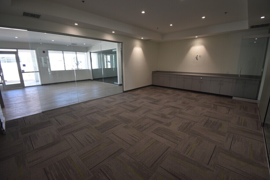 More Photos Of 72140 Magneisa Falls Dr, Rancho Mirage Office Residential For Sale