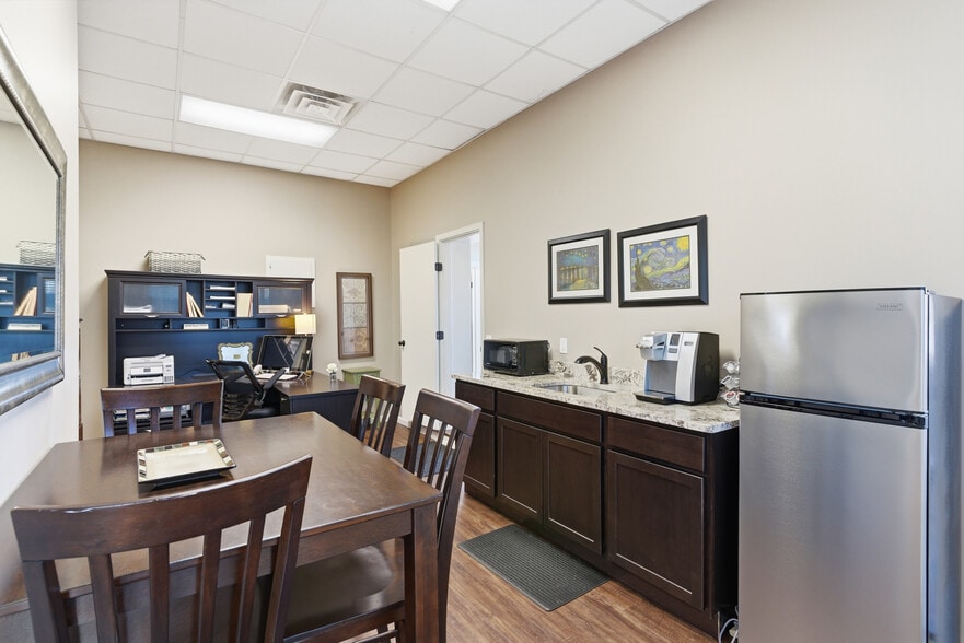 More Photos Of 2860 Noble Rd, Cleveland Office For Sale