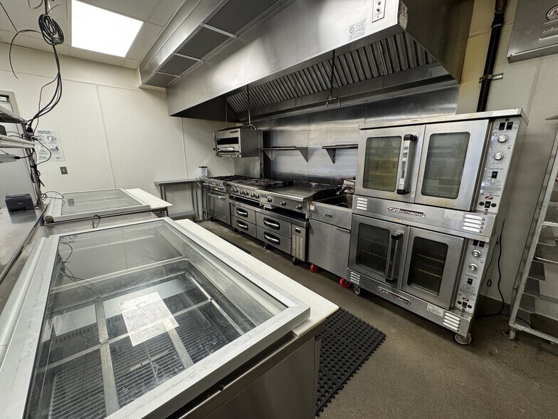 More Photos Of 20390 N M 52, Chelsea Restaurant For Lease