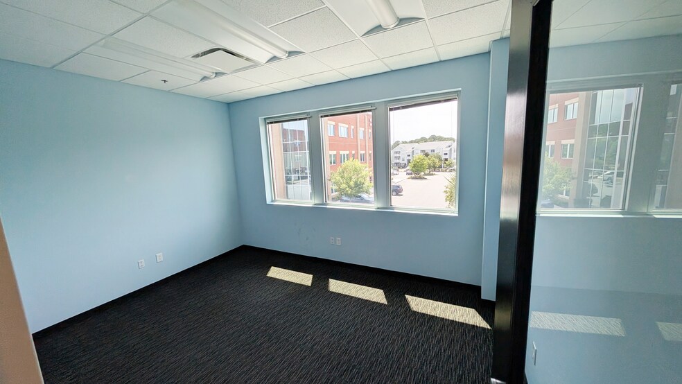 More Photos Of 6740 Rock Spring Rd, Wilmington Office For Lease