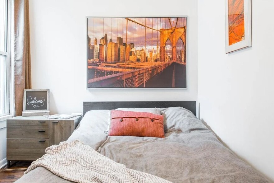 More Photos Of 1964 W Lawrence Ave, Chicago Storefront Retail Residential For Sale