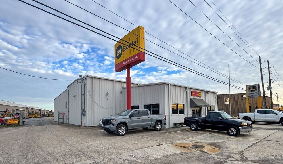 Primary Photo Of 10298 Airline Hwy, Saint Rose Service For Sale