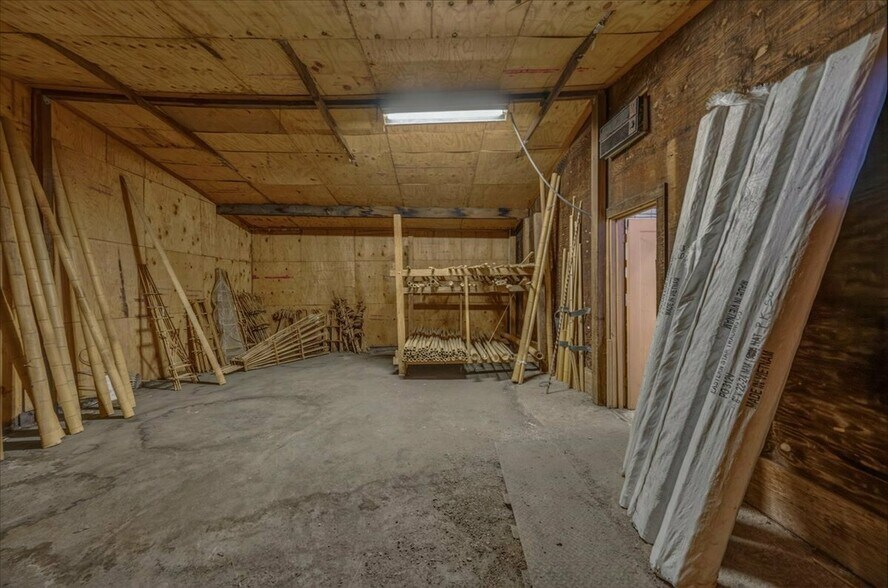 More Photos Of 708 N Pleasant Ave, Fresno Warehouse For Sale