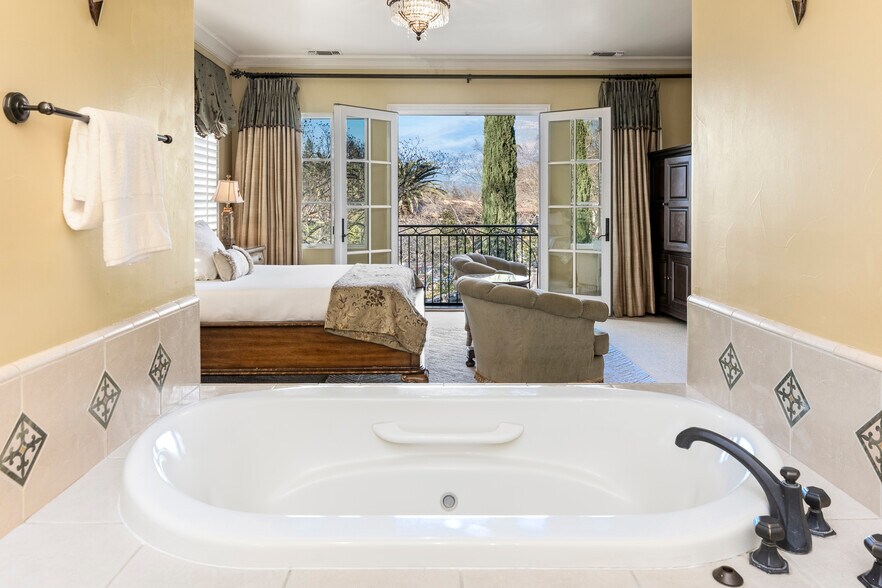 More Photos Of 1210 Arden Hills Ln, Sacramento Specialty For Sale