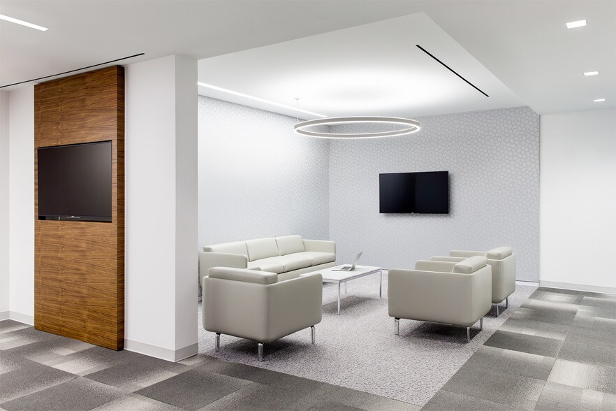 More Photos Of 8045 Leesburg Pike, Vienna Office For Lease