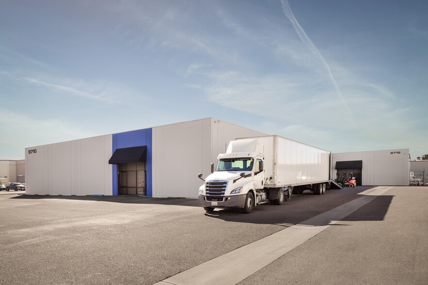 More Photos Of 9710-9712 Distribution Ave, San Diego Distribution For Lease