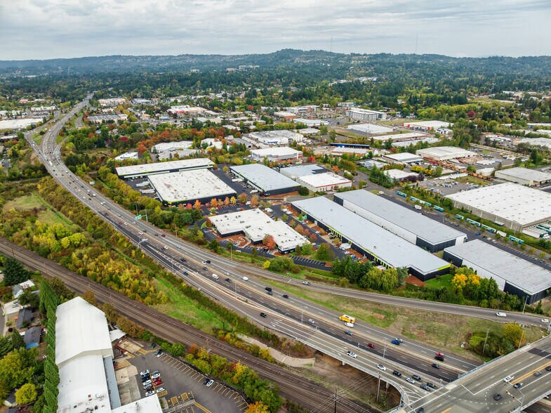 More Photos Of 11035 SW 11th St, Beaverton Distribution For Lease