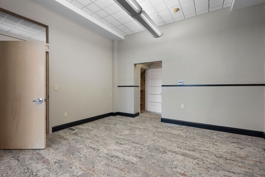 More Photos Of 125 1/2 W Main St, Missoula Office Residential For Sale