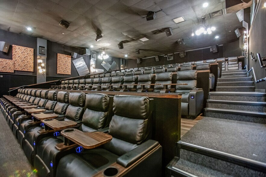 More Photos Of 4000 Fort Campbell Blvd, Hopkinsville Movie Theatre For Sale