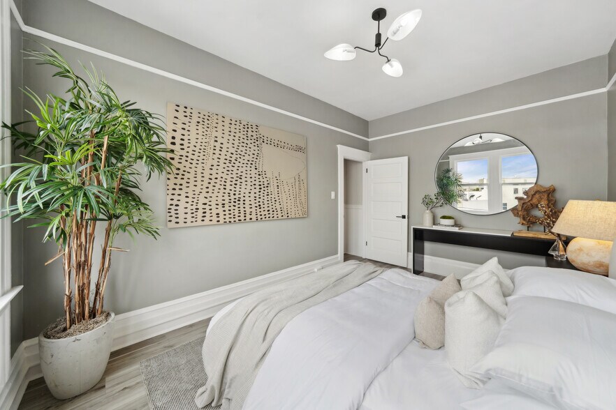 More Photos Of 17-19 Card Aly, San Francisco Apartments For Sale