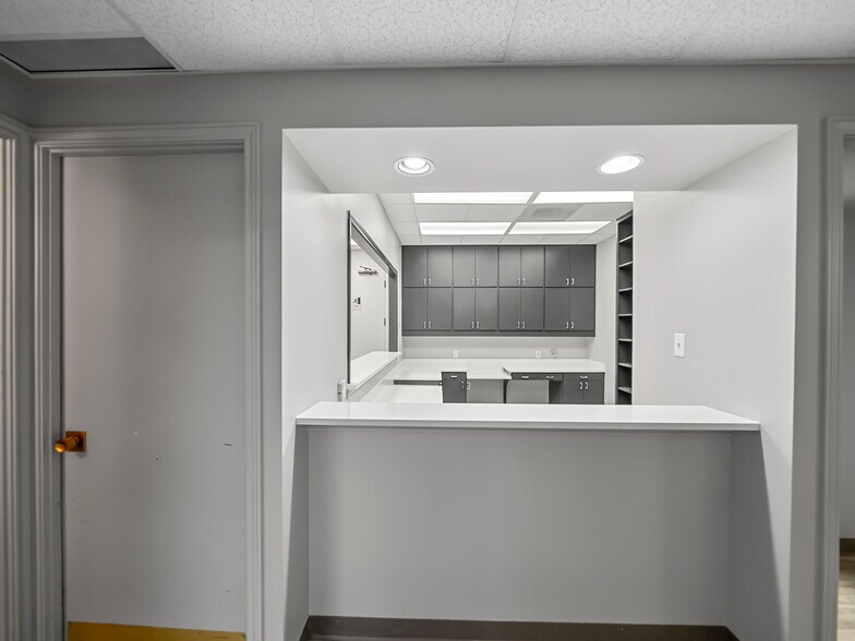 More Photos Of 375 Municipal Dr, Richardson Medical For Sale