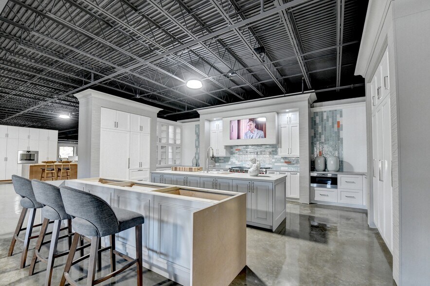 More Photos Of 4784 Cantrell Rd, Flowery Branch Warehouse For Sale