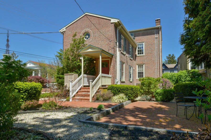 More Photos Of 300 S High St, West Chester Office For Sale