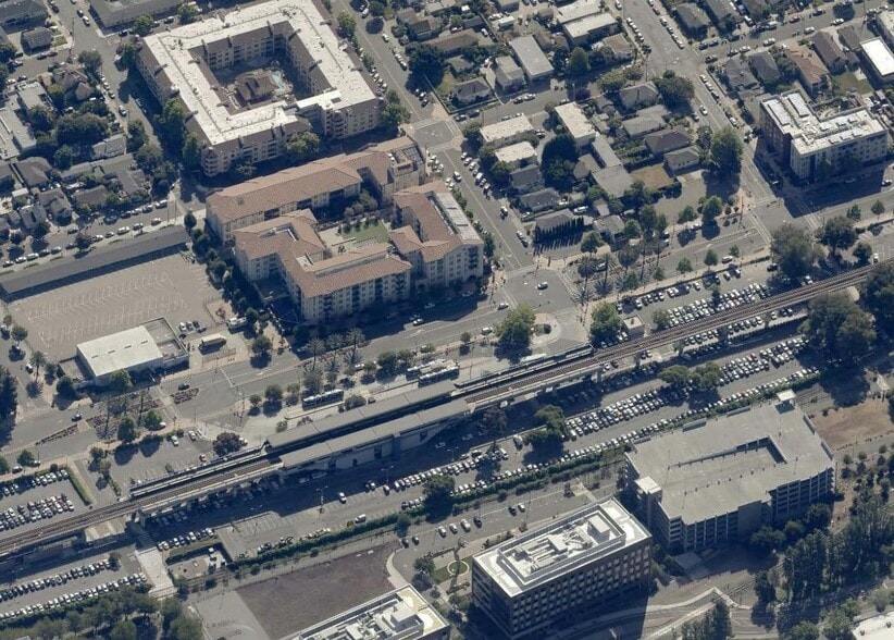 More Photos Of 1400-1498 San Leandro Blvd, San Leandro Apartments For Lease