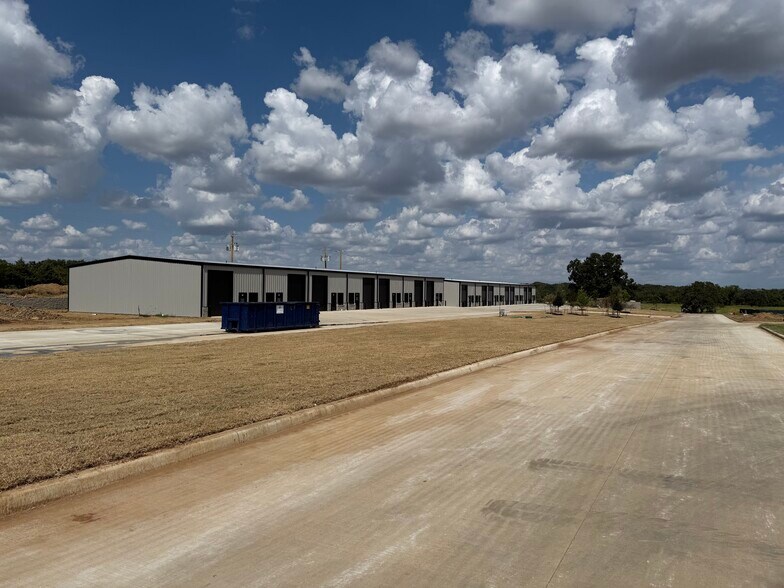 More Photos Of 6815 Rendon Bloodworth Rd, Fort Worth Unknown For Lease