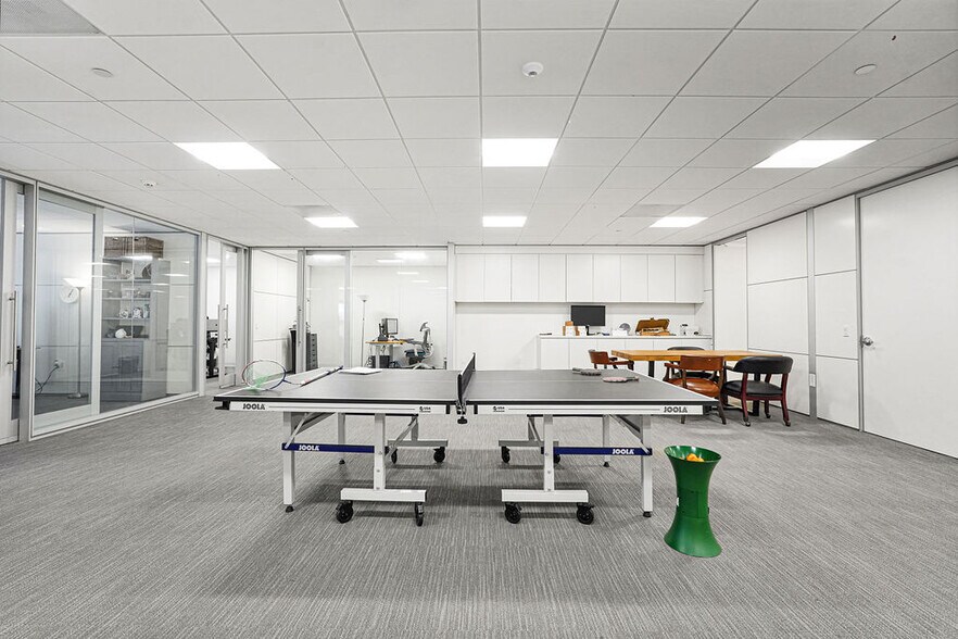 More Photos Of 1 SE 3rd Ave, Miami Office For Lease