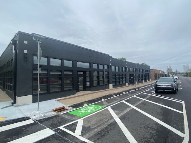 More Photos Of 1412-1420 E 11th St, Tulsa Storefront Retail Office For Lease