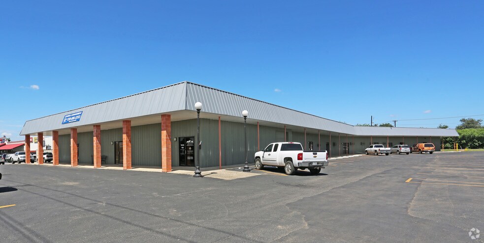 More Photos Of 1913 Post Rd, New Braunfels Unknown For Lease