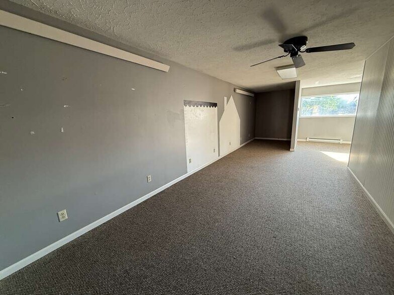 More Photos Of 211 S Main St, Atkinson Storefront Retail Residential For Sale