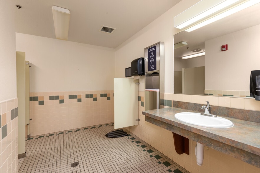 More Photos Of 555 Corporate Dr, Kalispell Medical For Lease