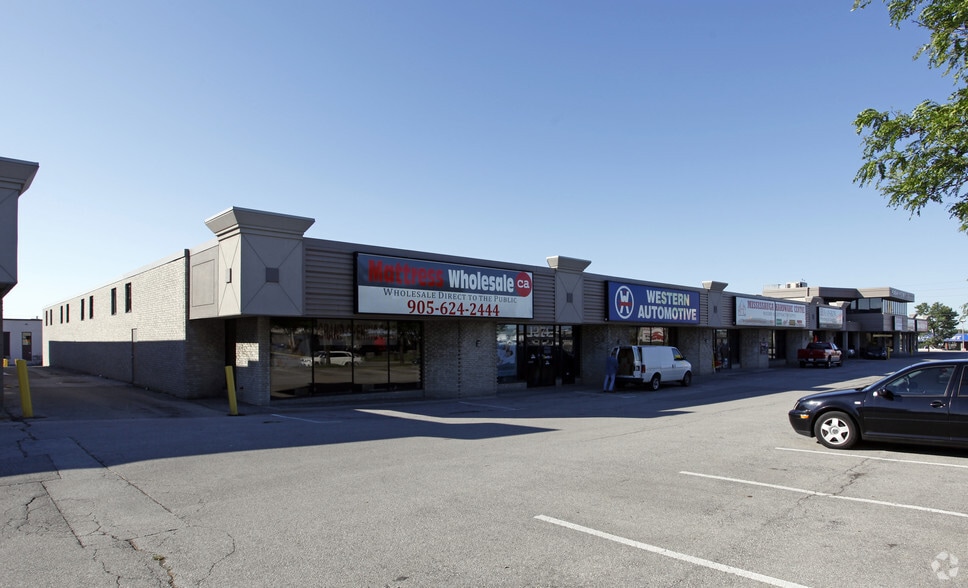 More Photos Of 1250-1274 Eglinton Ave E, Mississauga Manufacturing For Lease