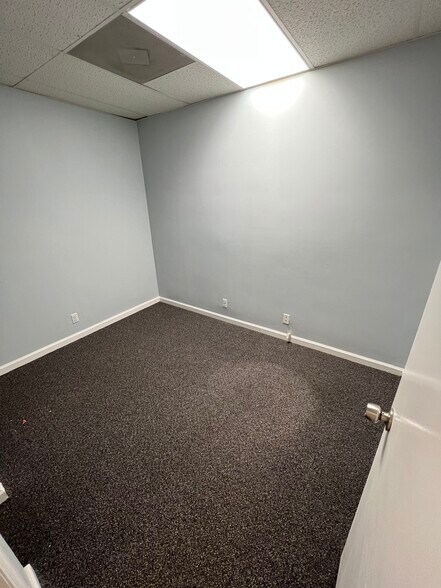 More Photos Of 211 Donelson Pike, Nashville Office For Sale