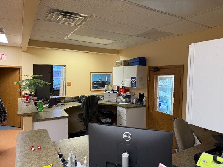 More Photos Of 1550 Watertower Pl, East Lansing Office For Sale