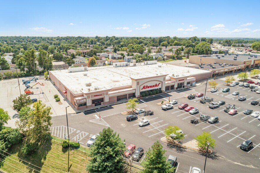 More Photos Of 60 Harvester Sq, Saint Charles Supermarket For Sale