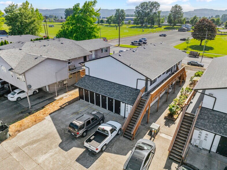 More Photos Of 947 7th Ave, Longview Apartments For Sale