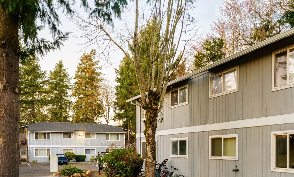 More Photos Of 340 S Locust St, Canby Apartments For Sale