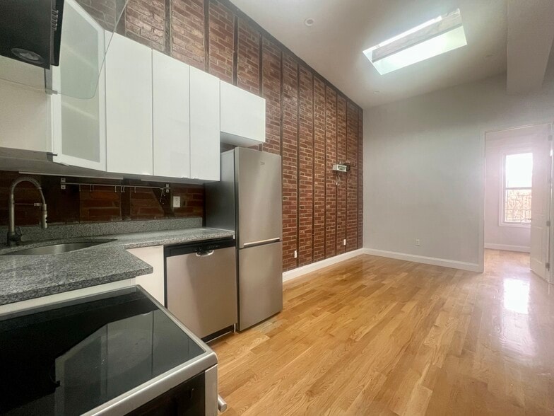 More Photos Of 197 Nassau Ave, Brooklyn Apartments For Sale