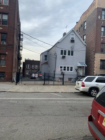 More Photos Of 79 Romaine Ave, Jersey City Land For Sale