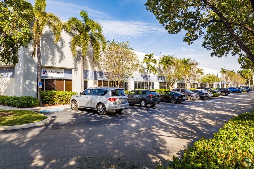 More Photos Of 4350 Oakes Rd, Davie Flex For Lease