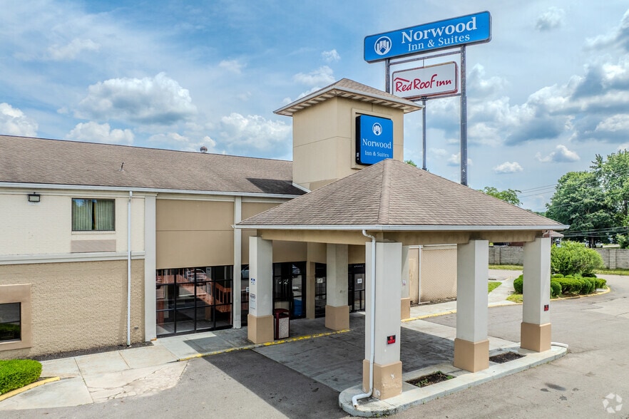 More Photos Of 1213 E Dublin Granville Rd, Columbus Hotel For Sale