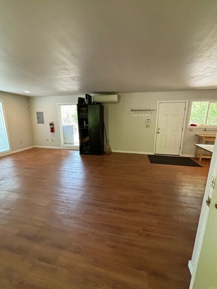 More Photos Of 15350 NE Sandy Blvd, Portland Office Residential For Sale