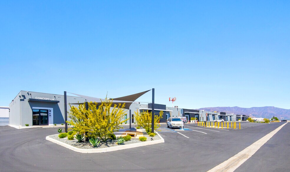 More Photos Of 7059-7077 1/2 Vineland Ave, North Hollywood Unknown For Lease