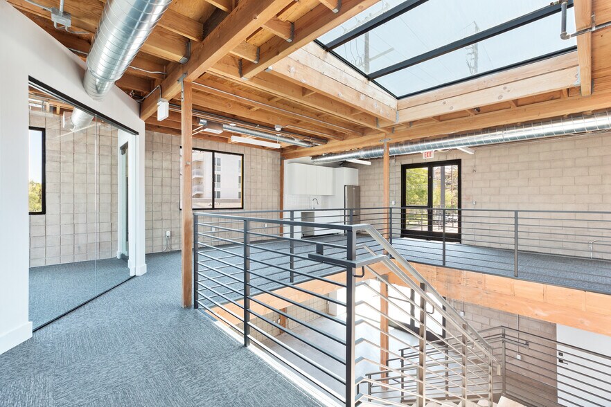 More Photos Of 13402-13412 Beach Ave, Marina Del Rey Loft Creative Space For Lease