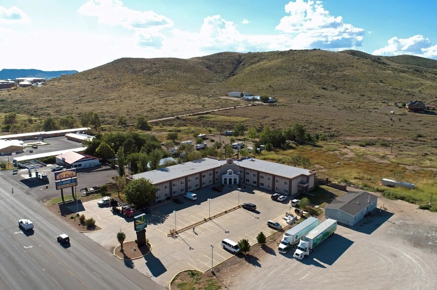 More Photos Of 2401 E Highway 90, Alpine Hotel For Sale