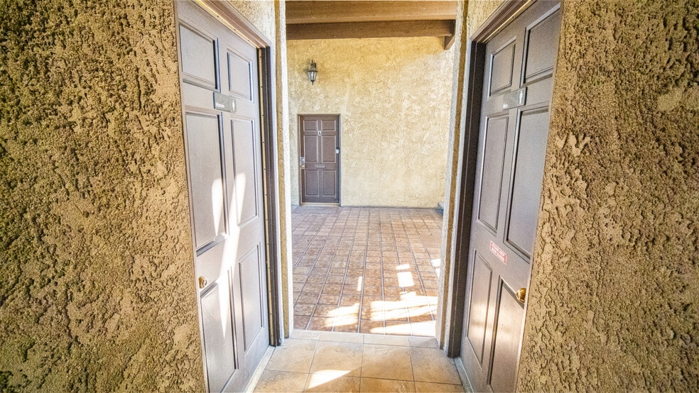 More Photos Of 800 E Wardlow Rd, Long Beach Loft Creative Space For Lease