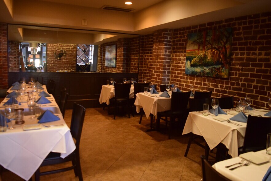 More Photos Of 309 W Congress St, Savannah Restaurant For Lease