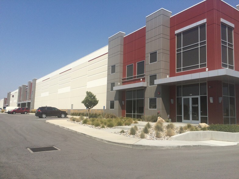 More Photos Of 1515 S Distribution Dr, Salt Lake City Warehouse For Lease