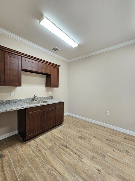 More Photos Of 7070 Knights Ct, Missouri City Medical For Sale