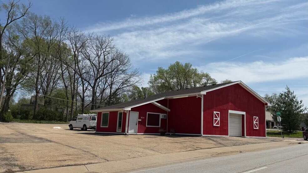 More Photos Of 2619 4th St, Leavenworth Flex For Lease