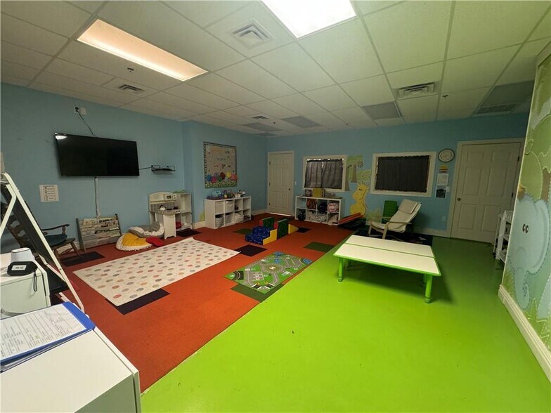 More Photos Of 1705 S Walton Blvd, Bentonville Office For Sale