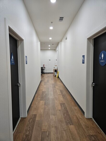 More Photos Of Doak Blvd, Ripon Warehouse For Lease