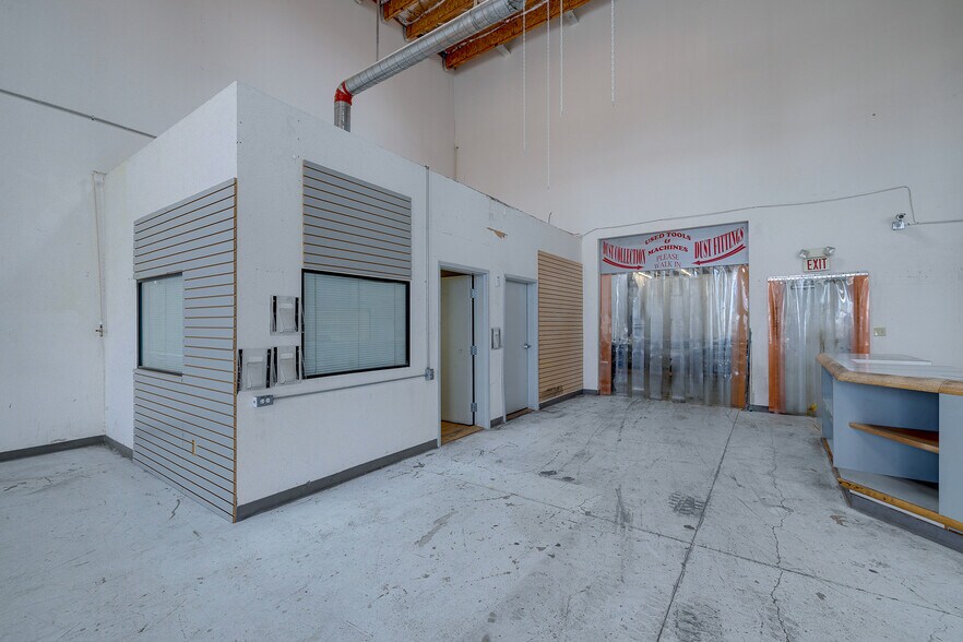 More Photos Of 5461 Arville St, Las Vegas Warehouse For Lease